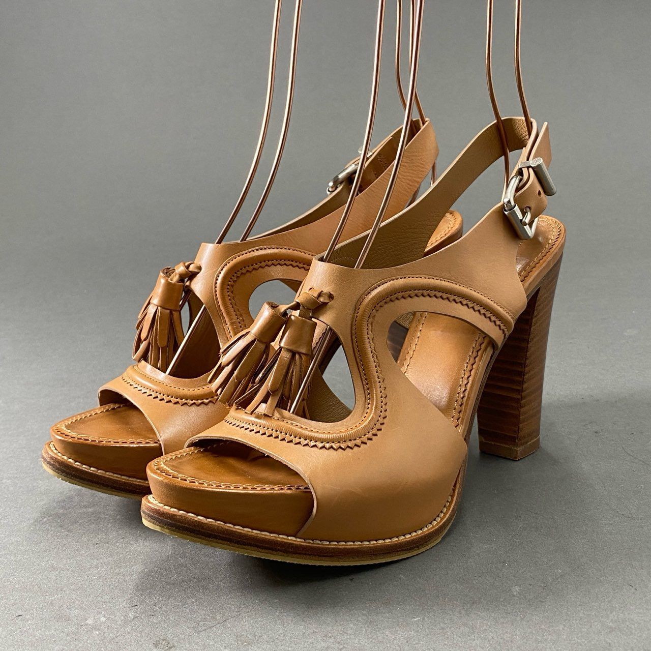 SARTOREサルトルタッセルサンダル