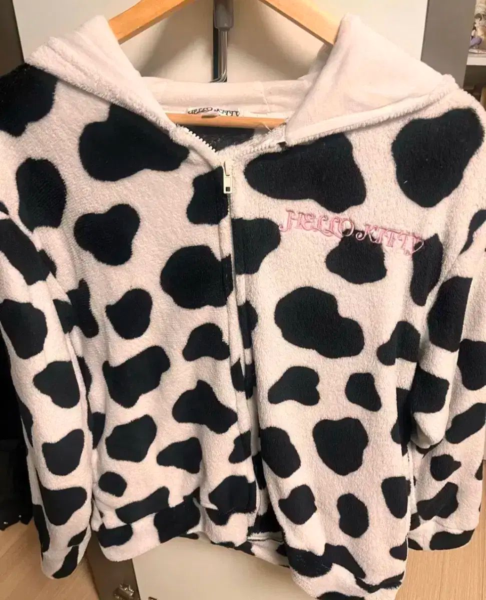 ドン キホーテ ハローキティ ギャル パジャマ セット m