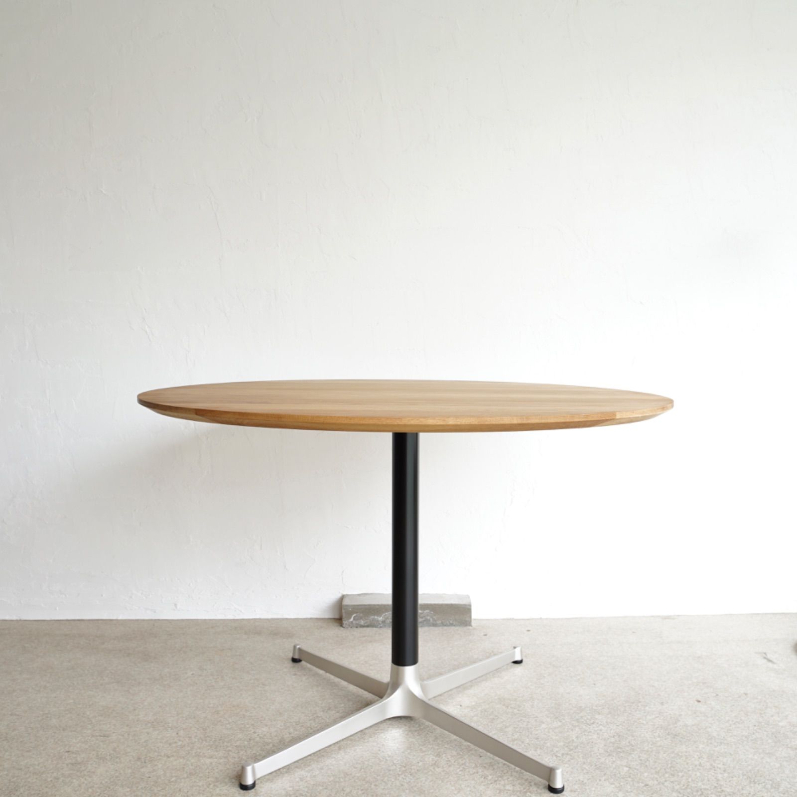 BetterLife&Vibes オーク無垢材ラウンドテーブル BetterLife & Vibes