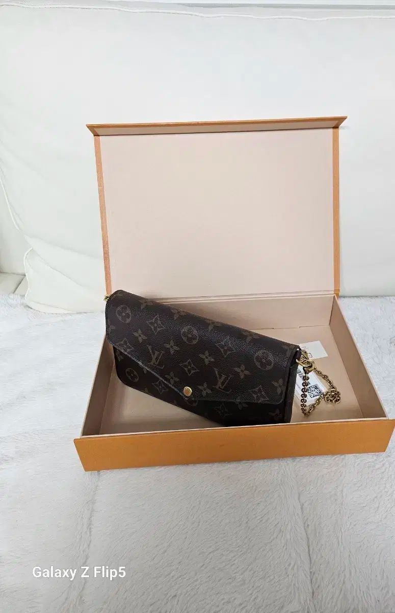 ルイヴィトン モノグラム フェリシ