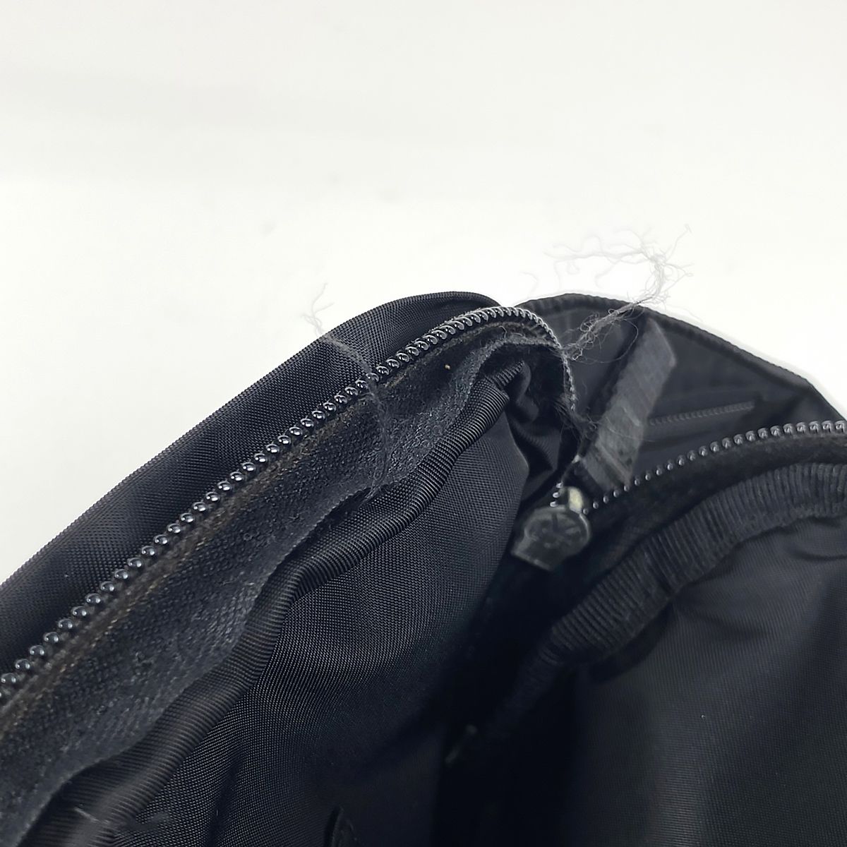 ロゴプレート ウエストバッグ