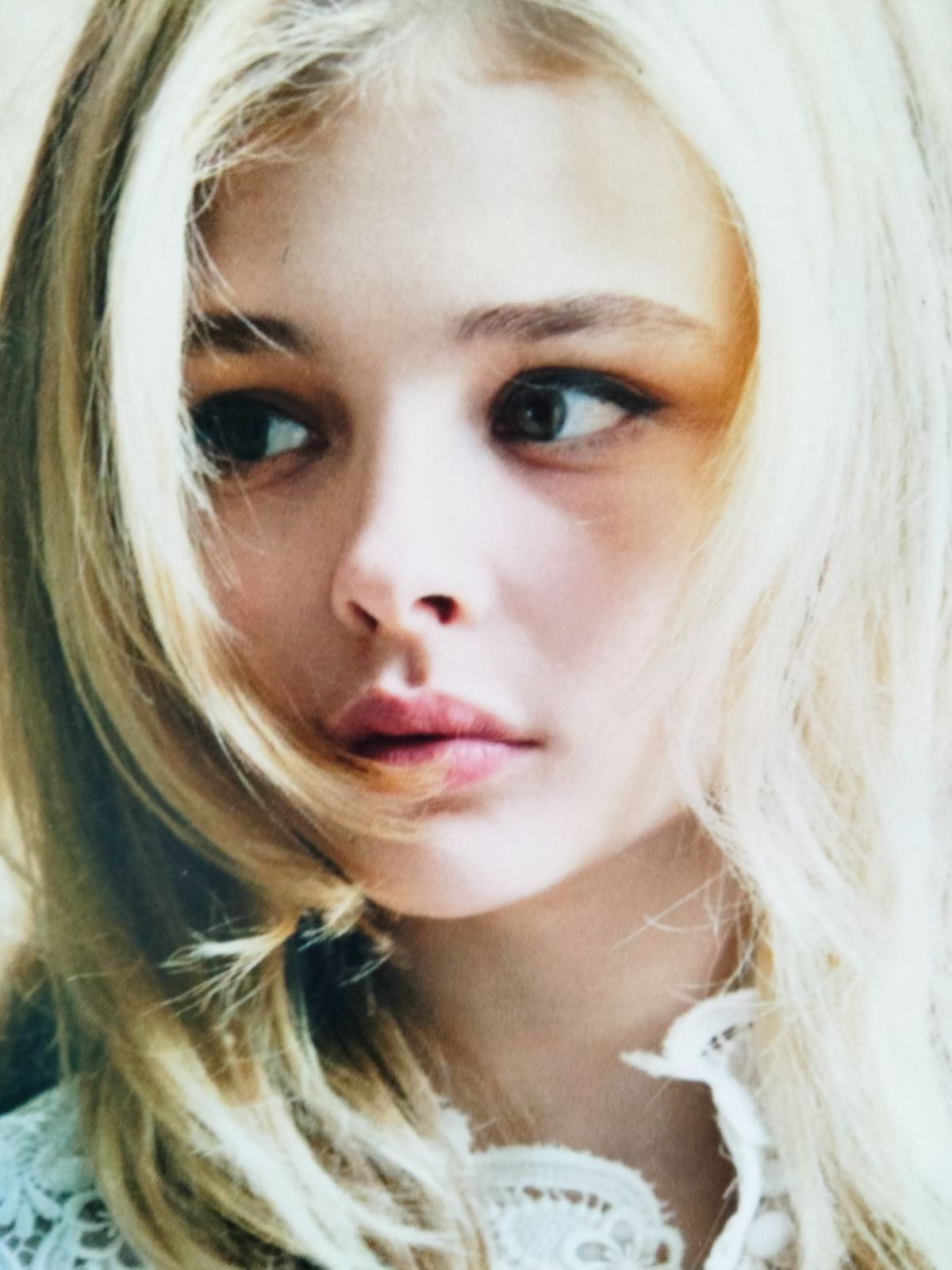 クロエ・グレース・モレッツ直筆サイン入り2Lサイズ写真…Chloë Grace Moretz