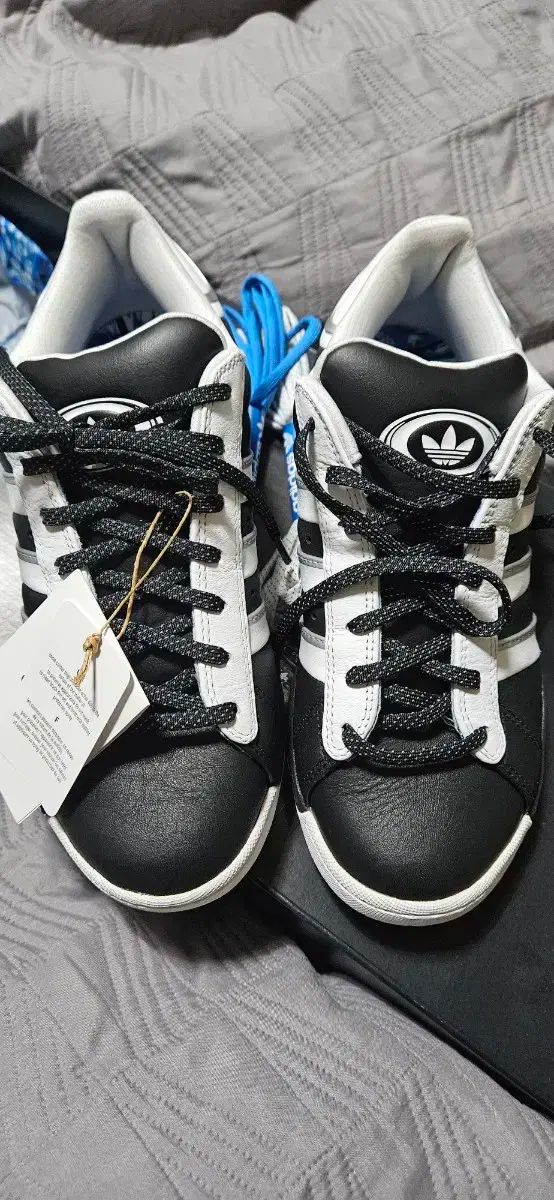 adidas(アディダス) スニーカー 新品 サイズ 245 250