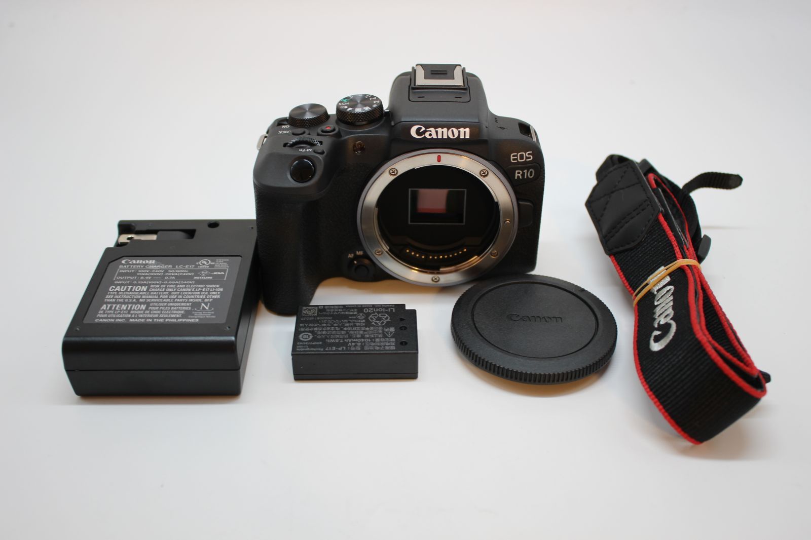 ショット数わずか1000回以下 □ほぼ新品□ CANON EOS R10 ボディ