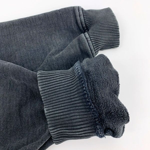 ブラック トップス