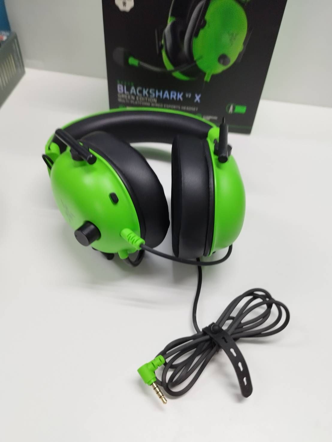 未使用に近い】Razer BlackShark V2 X/RZ04-0324/ゲーミングヘッド 