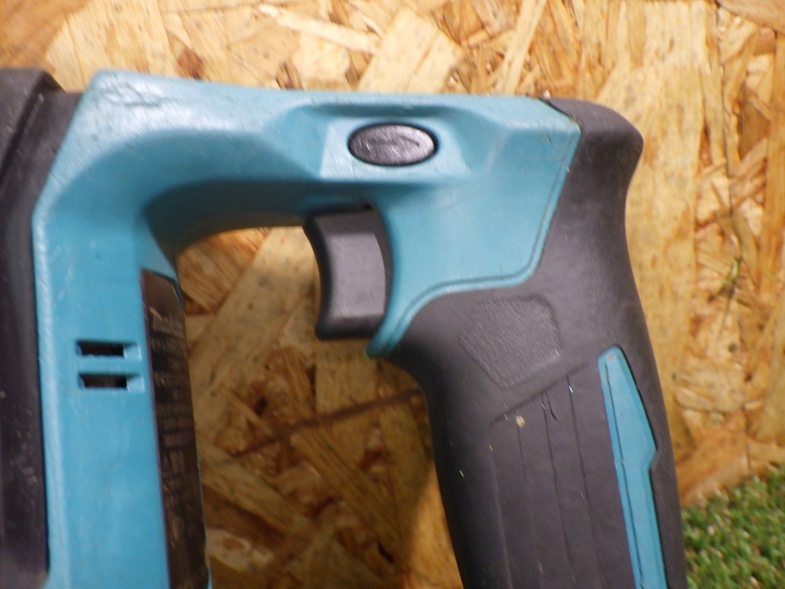 充電式ハンマドリル HR171D