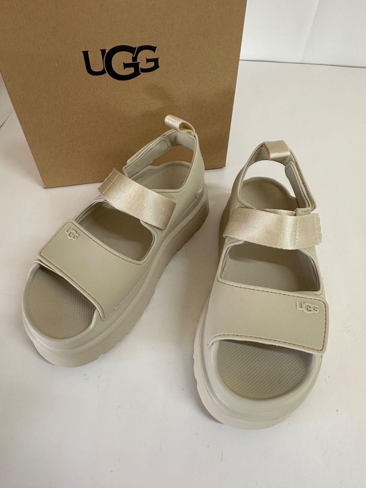 新品未使用】 UGG 1152685 アグ ゴールデングロウ サンダル レディース