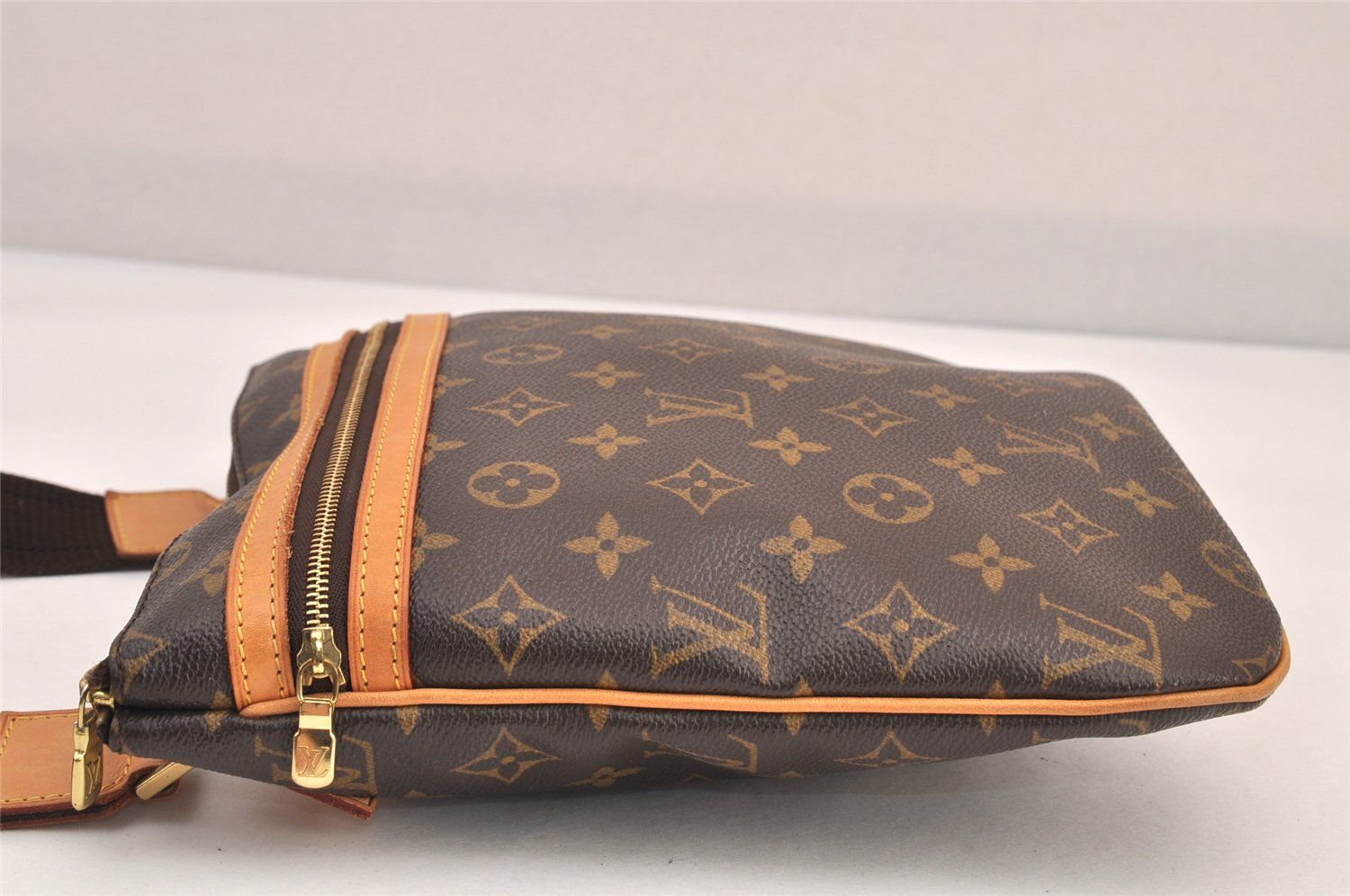 LOUIS VUITTON ルイヴィトン モノグラム ポシェット ボスフォール