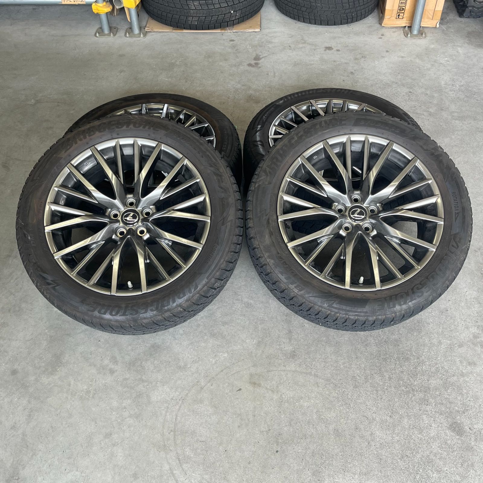 レクサスＲＸ 235 55 20 スタッドレスタイヤ アルミホイール D-08