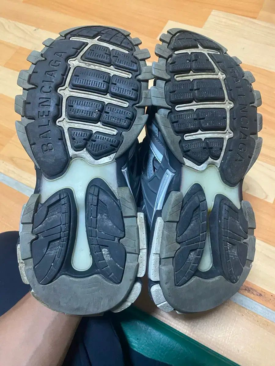 BALENCIAGA バレンシアガ
