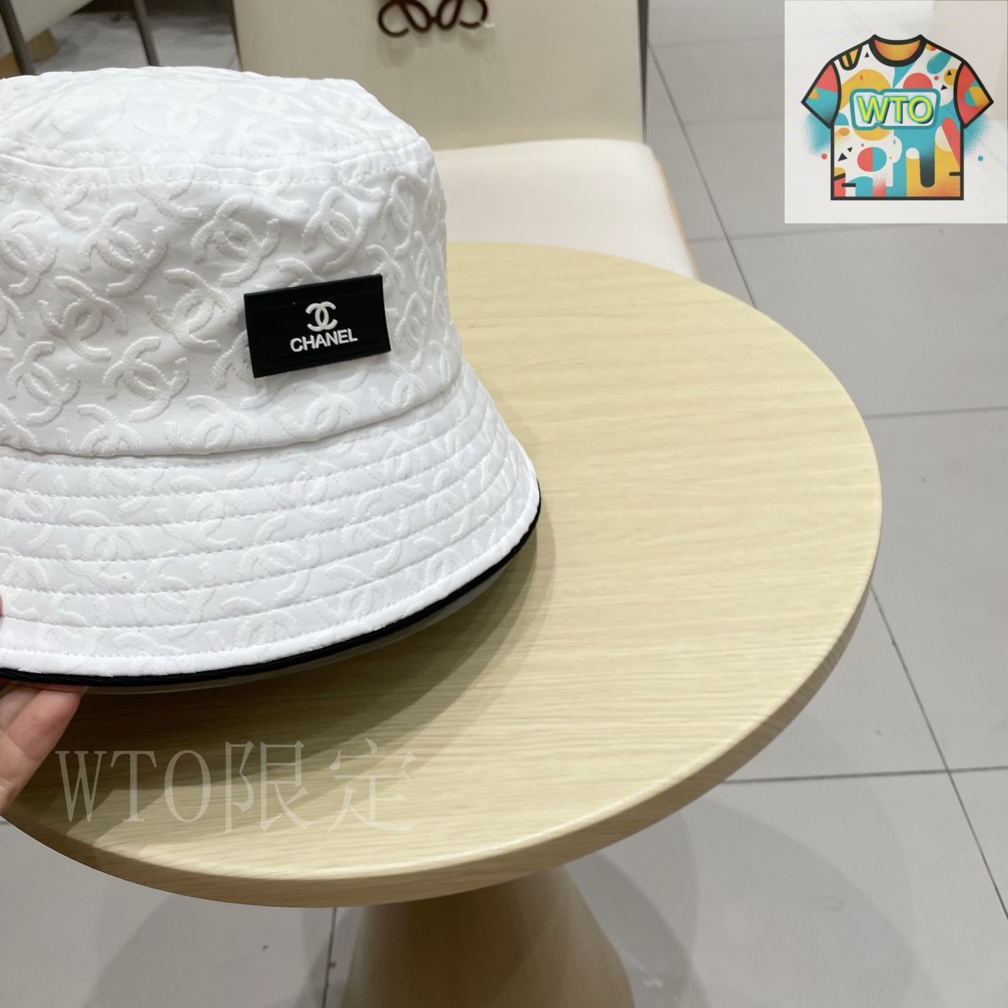 シャネルCHANEL バケットハット レディースM デニム　【美品】 CHANEL - シャネル CHANEL デニムクラッシャーハット 総柄ロゴ