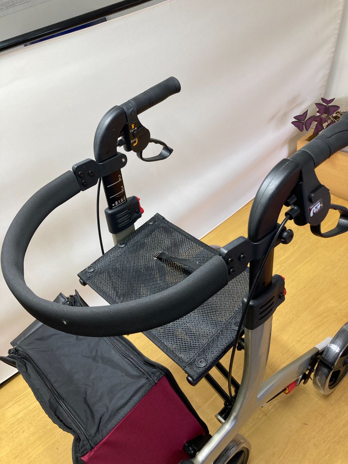 歩行器 シルバーカー リトルターン ロー 整備 洗浄 消毒済 福岡での引き渡し1000円引き STEELWINDOWSANDDOORS_COM