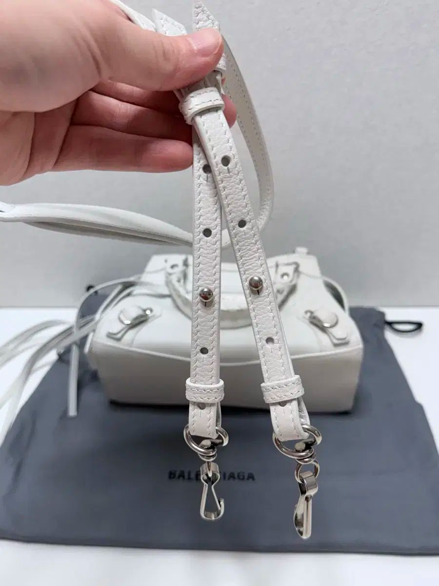 BALENCIAGA