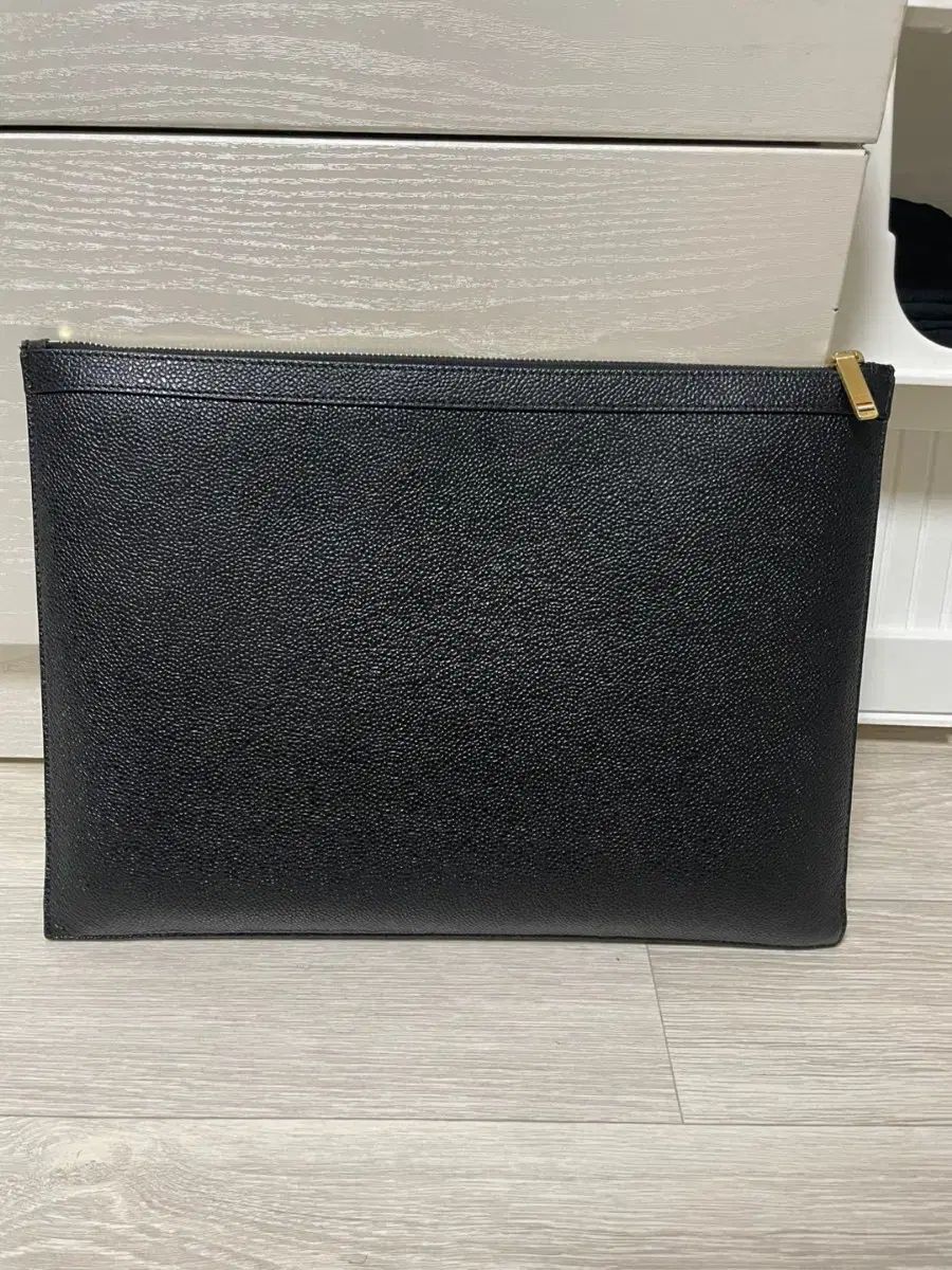 クラッチを販売しています