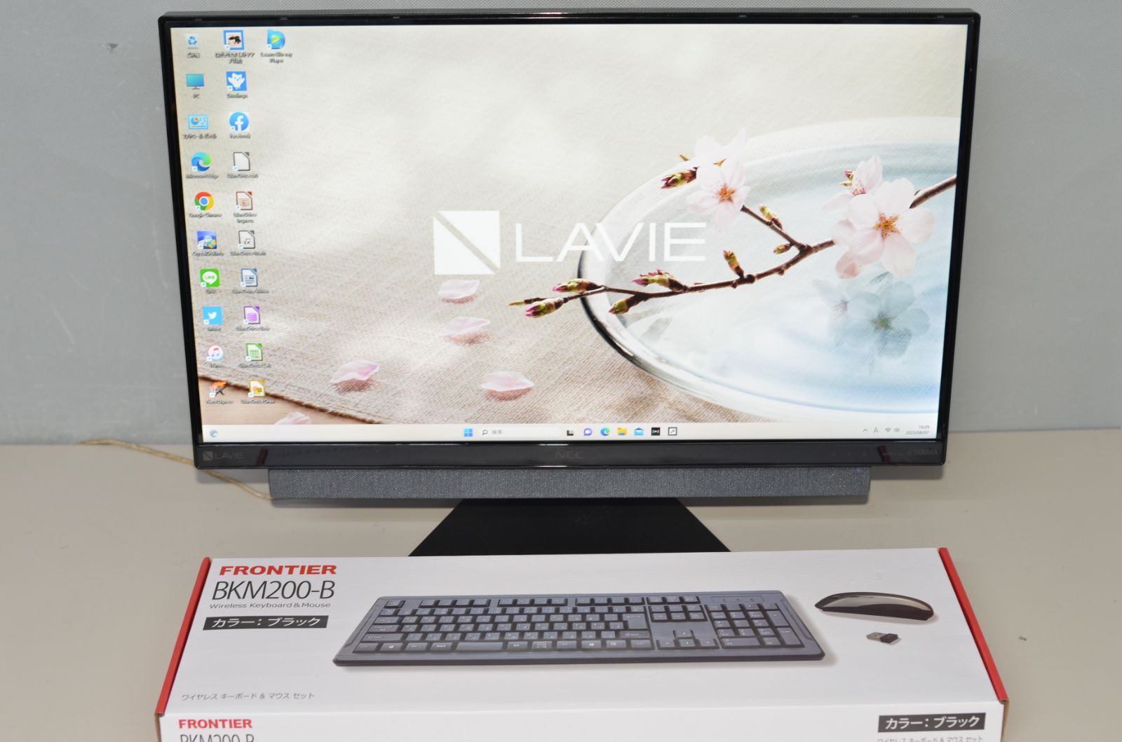 NEC 一体型 pc-gd187ucad /win11-home /cpu core i7-8550u /メモリ 8gb 