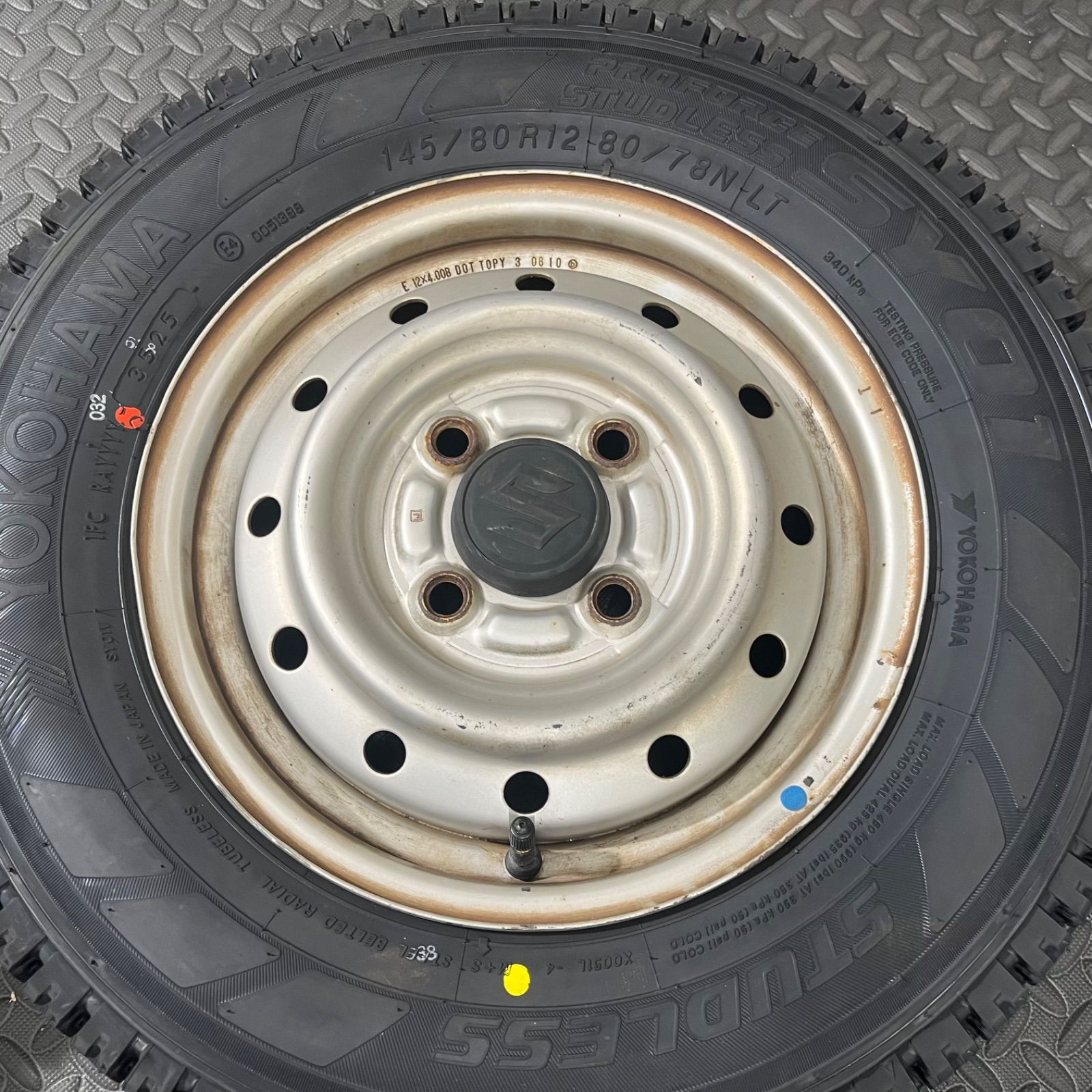 お見逃しなく！ 25年製 タイヤ 145|80R12 80|78N LT ヨコハマ SY01 スズキ キャリィ エブリィ スタッドレスタイヤ 冬タイヤ 1090Y 【超歓迎された！】
