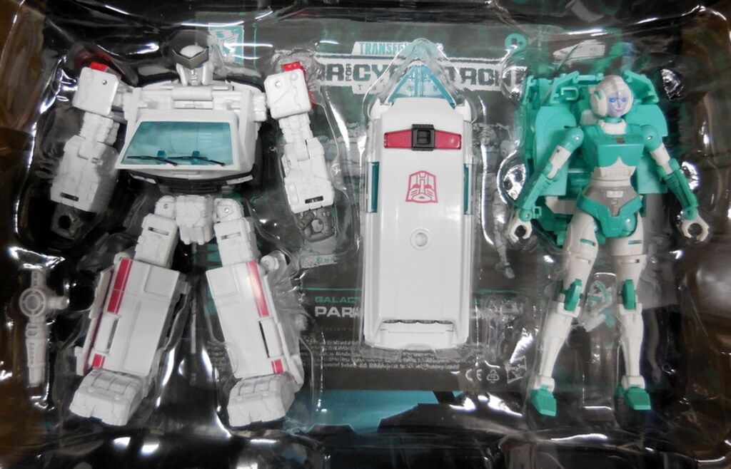 HASBRO GALACTIC ODYSSEY COLLECTION PARADRON MEDICS