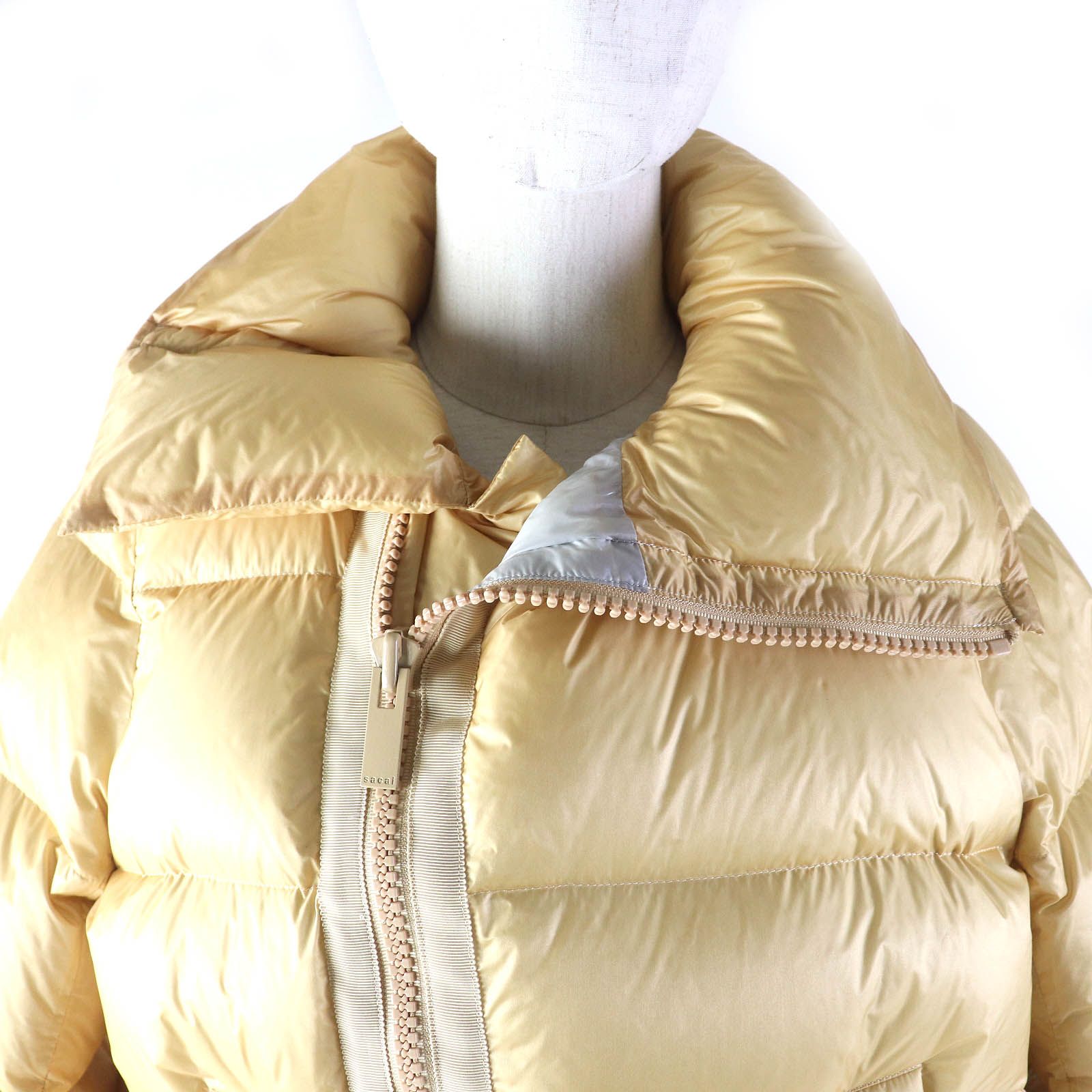 極美品△Sacai サカイ 2022年製 SCW-037 Puffer Jacket Aライン クロップド ジップ ダウンジャケット ベージュ ホワイト 1 正規品 レディース オススメ◎