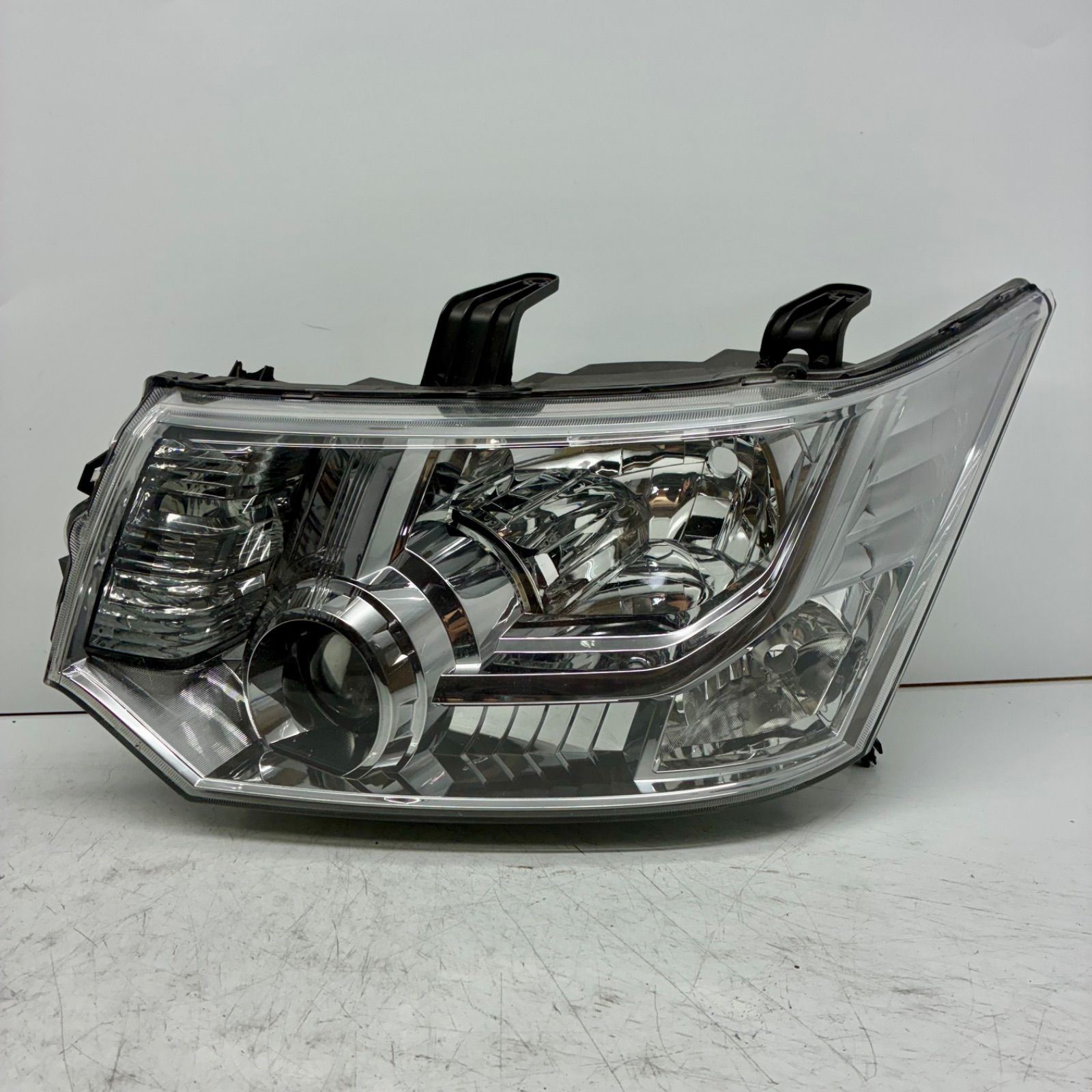 ♪デリカD5 ヘッドライト 左右セット 美品♪ CV5W CV2W CV1W純正 三菱 デリカ D:5 CV5W CV1W 純正 HID ヘッドライト 左右セット