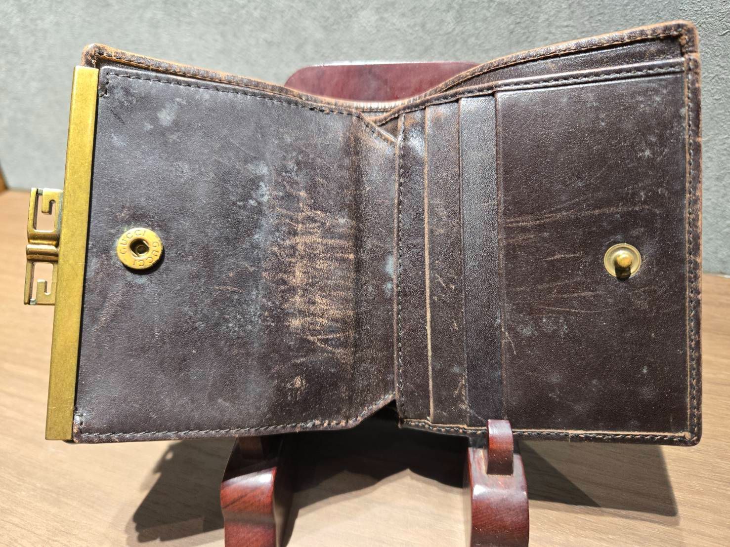 グッチ GGキャンバス 二つ折り がま口 財布 GUCCI【9-7】 - メルカリ グッチ GGキャンバス 二つ折り がま口 財布 GUCCI【9-7】 - メルカリ