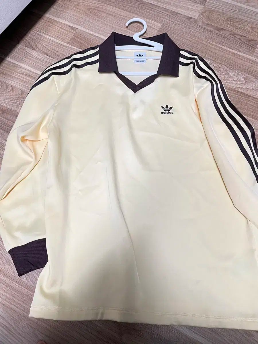 アディダス 3S サテン 長袖Tシャツ IT9835 モス オールモスト イエロー Mサイズ