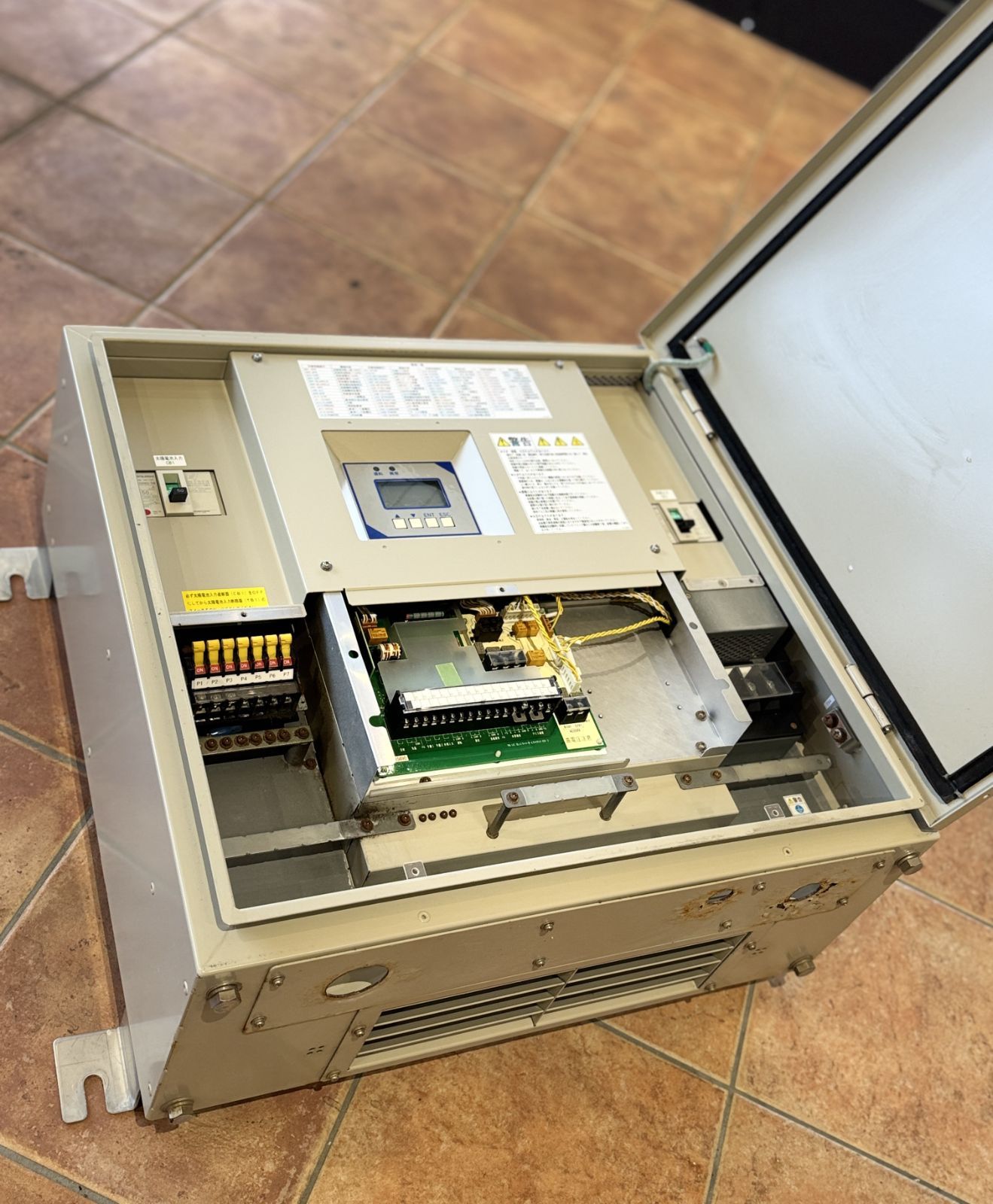 新電元 ； パワーコンディショナー PVS010T200 10kW ① 新電元工業 太陽光発電用 パワーコンディショナ PVS010T200-NFG