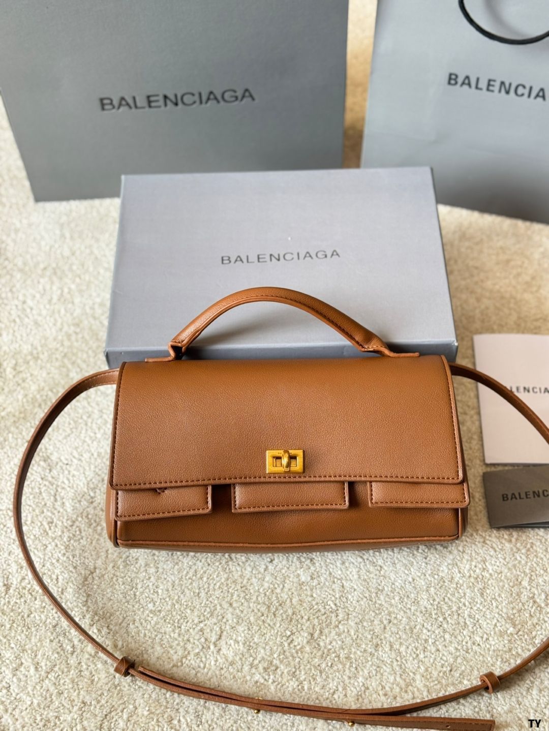 今日特価】BALENCIAGA Belair Clutch Bag・バレンシアガ ベレア