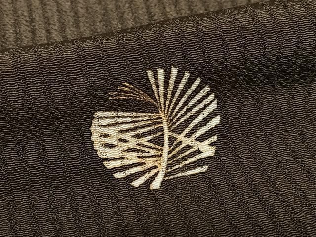 平和屋着物○上質な小紋 松 金彩 鬼しぼ縮緬 正絹 逸品 AAAY0101zg  