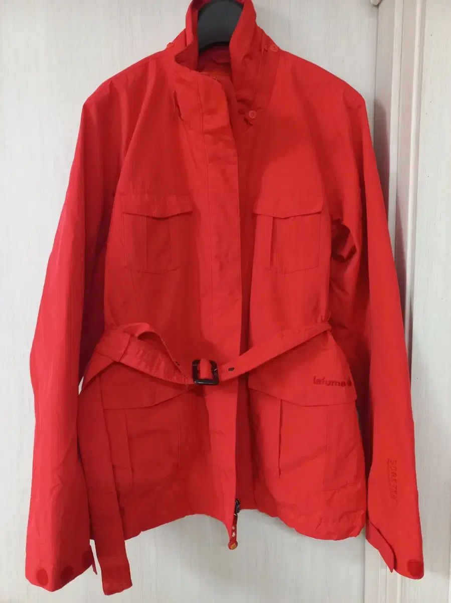 LAFUMA ラフマ レッド ベルト付き GORE-TEX₍ゴアテックス ジャケット