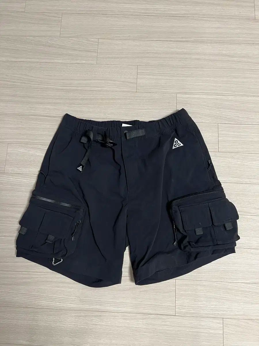 L Nike ナイキ ACG カーゴ ショートパンツ 黒 ー アジア カーゴハーフパンツ カーゴパンツ