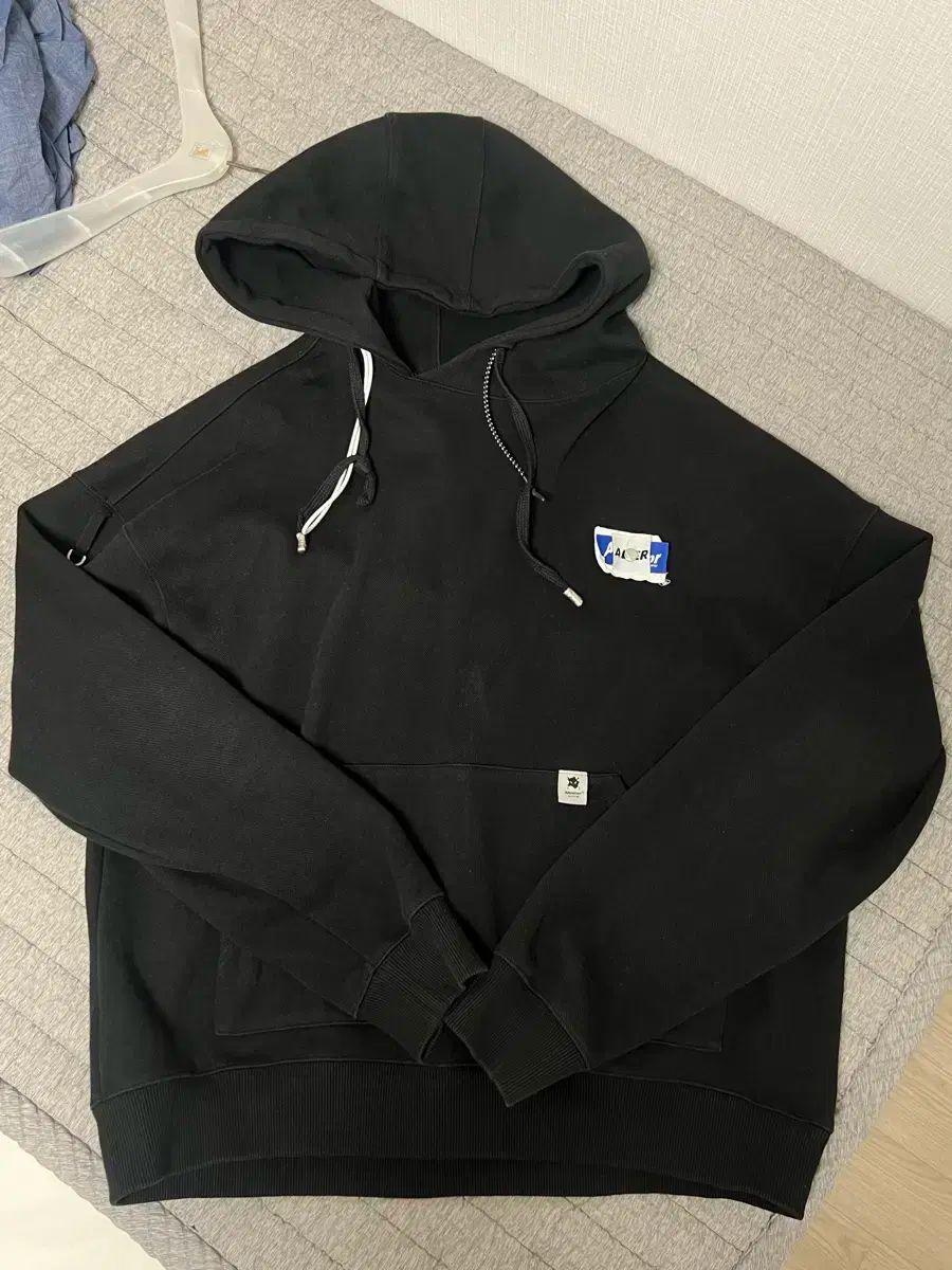 ADER ERROR ブラック WHO フーディー Tシャツ