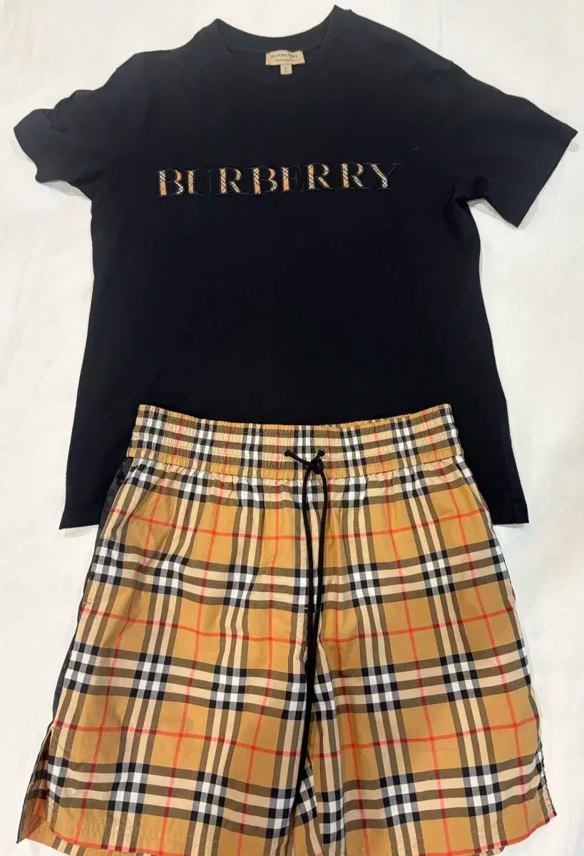 BURBERRY バーバリー S サイズ 黒 チェック ロゴ 半袖T 半ズボン レディース