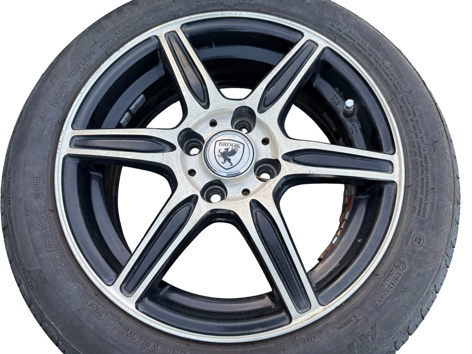 アクア NHP10 BROOK ブルック 175 60R15 15×5.5J アルミホイール 社外品4本セット 管理番号 5057