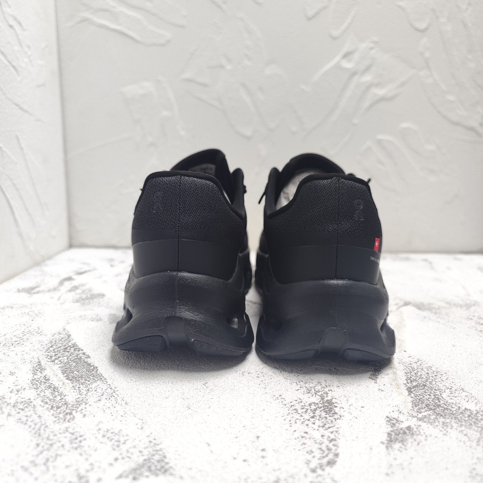 On cloudtilt ブラック　新品未使用 29264652_58424291_600.jpg
