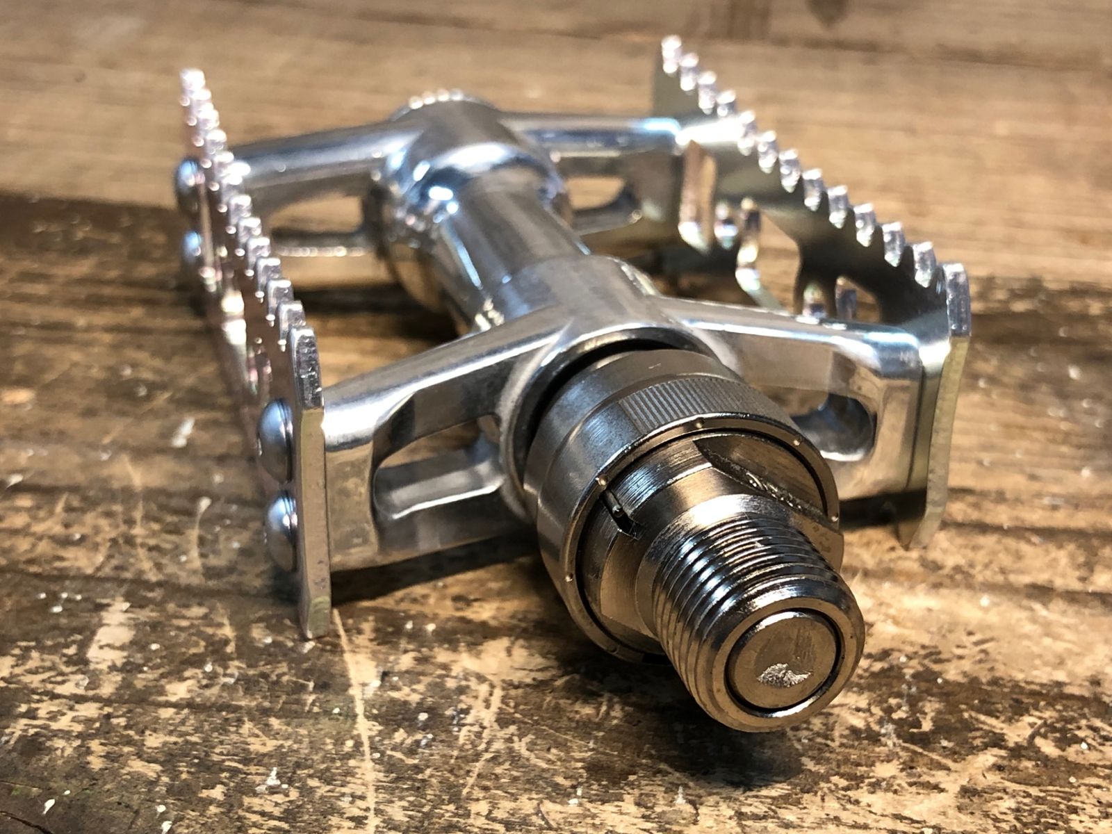 【大好評販売】 JA973 三ヶ島 MKS シルバン SYLVAN STREAM NEXT Ezy Superior フラットペダル シルバー 超人気、高品質で超激安。