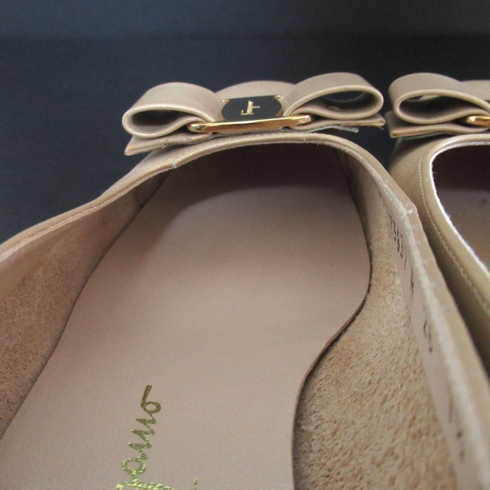 美品 Salvatore Ferragamo サルヴァトーレフェラガモ ヴァラ