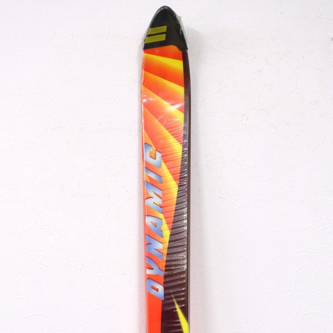 未使用 ダイナミック DYNAMIC Extreme POWERCAP KEVLAR LIGHT 184cm センター 63ｍｍ スキー板 アウトドア 重量実測：約1680ｇ(一本あたり) 未使用 ダイナミック DYNAMIC Extreme POWERCAP KEVLAR LIGHT
