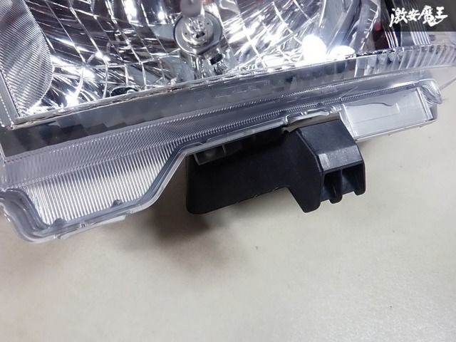 8型ハイエース純正フロントバンパー（新車外し） 新車外し