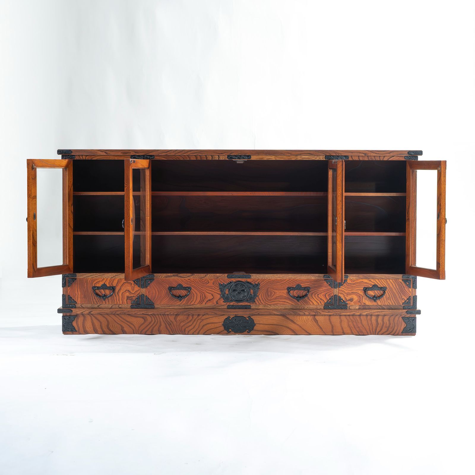 サイドボード 岩谷堂箪笥 4枚扉 抽斗3杯 欅材 漆塗り 南部