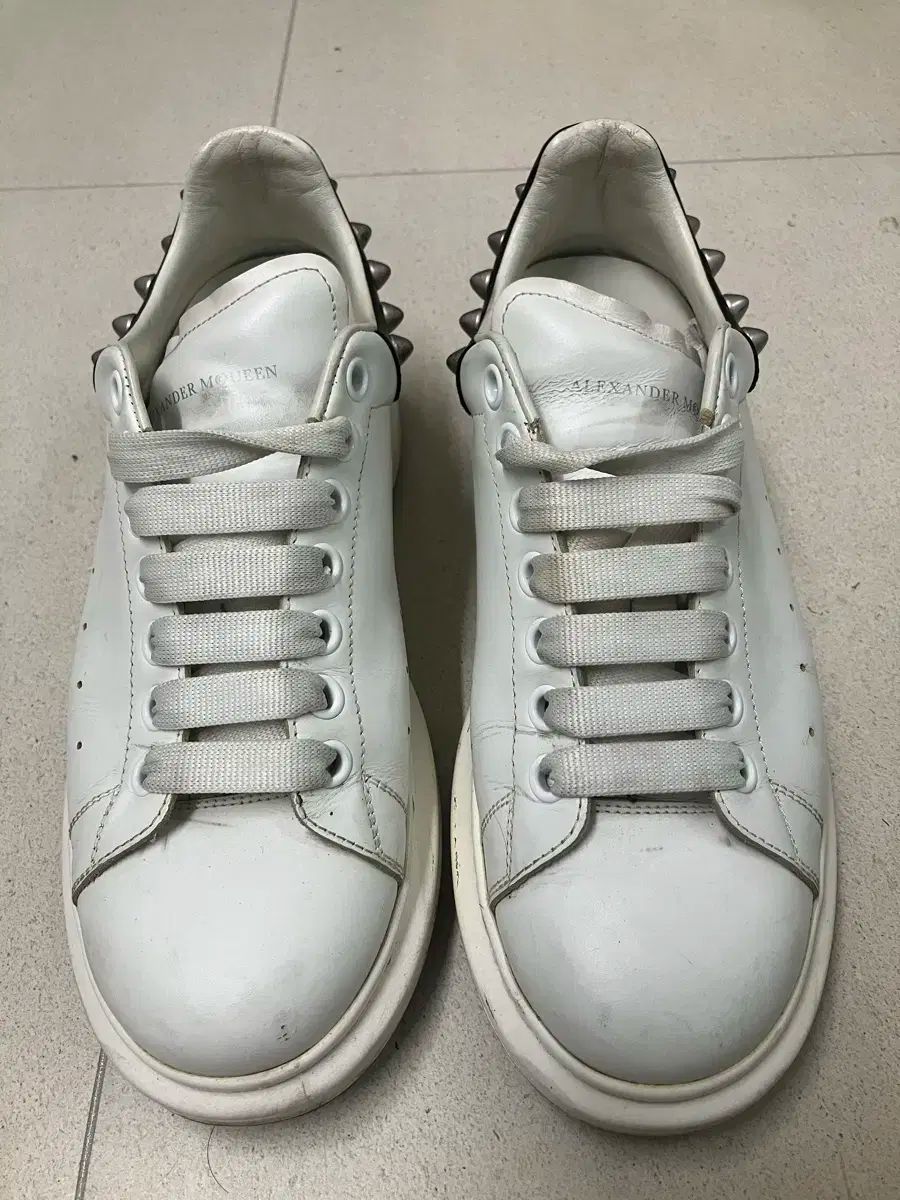 アレクサンダー alexander mcqueen(アレキサンダーマックイーン