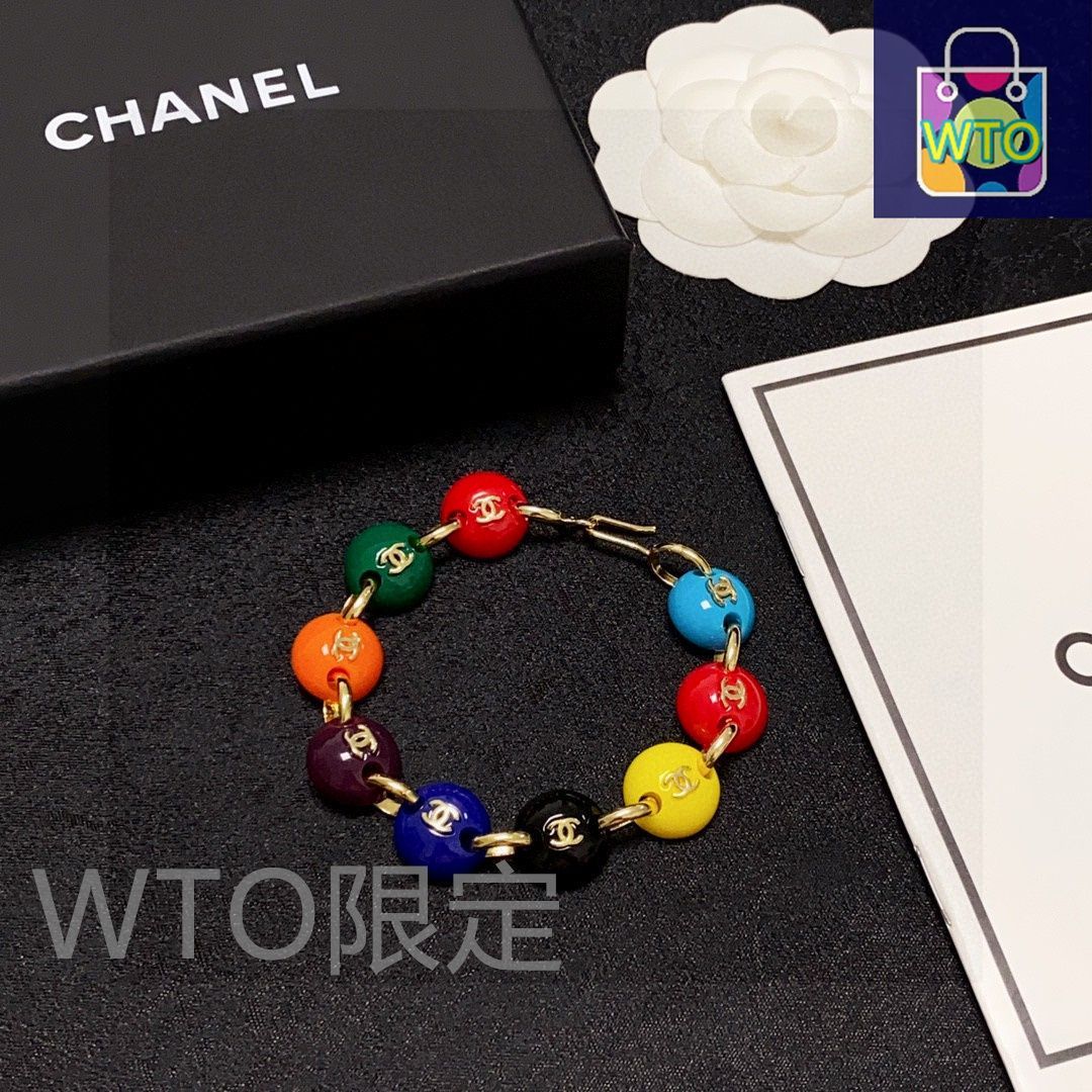今日特価】Chanel 最新モデル ダブル C カラフルビーズ ピーポー