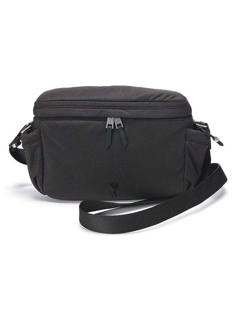 AMI PARIS ショルダーバッグ パデッド ナイロン メッセンジャー AMI PARIS (アミパリス ) パデッド ナイロンキャンバス