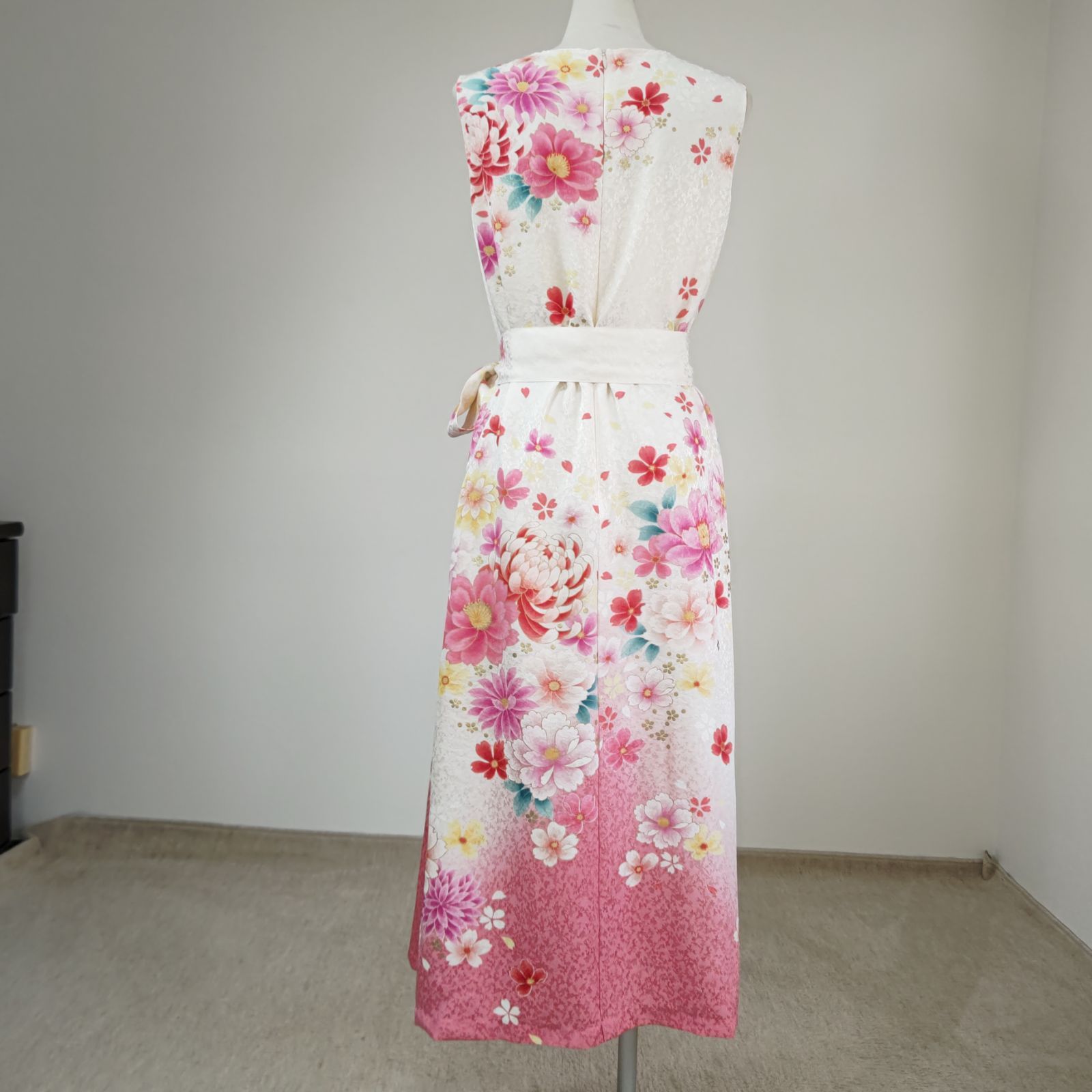 zunezune 振袖ドレス ノースリーブ 着物リメイクワンピース 白に花