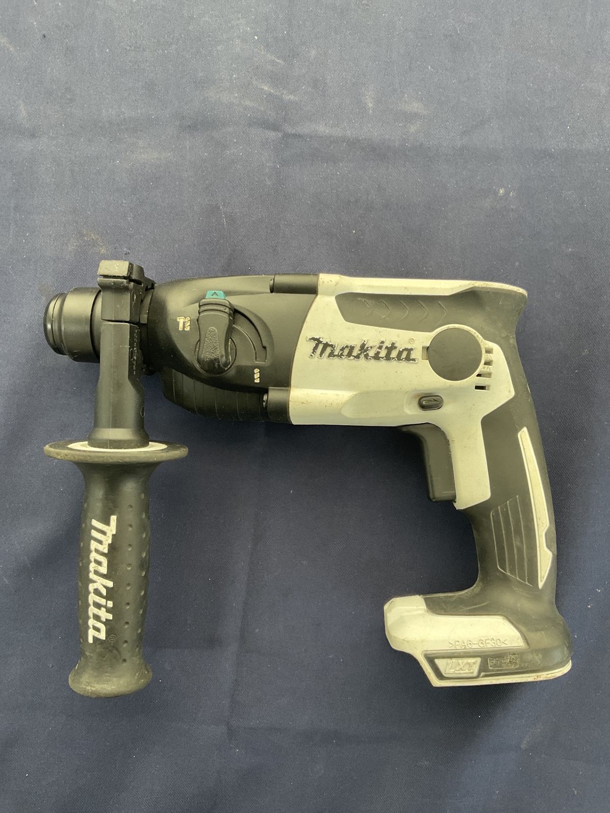◇マキタ(makita) コードレスハンマドリル(白) HR164DZKW【八尾