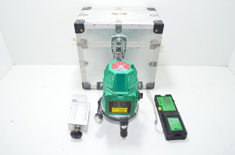 送料無料 LTC LTK-G410P グリーンレーザー墨出し器 受光器 アルミケース付き 精密測定工具