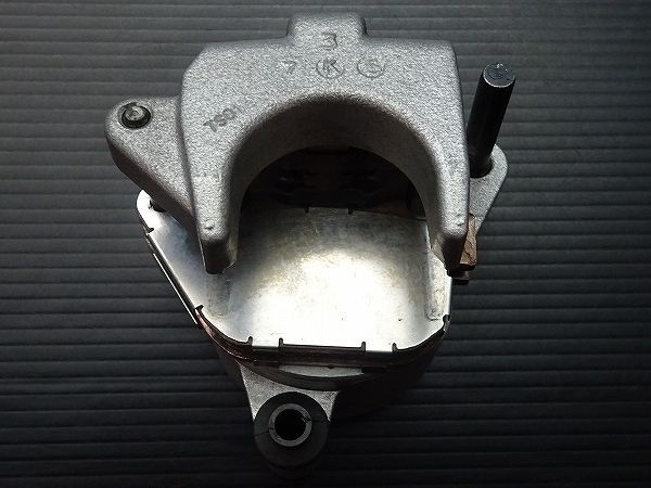 分解洗浄済 ハーレー スポーツスター XL883L-I 純正 リアブレーキキャリパー E305 BRIGHTFACE_UK