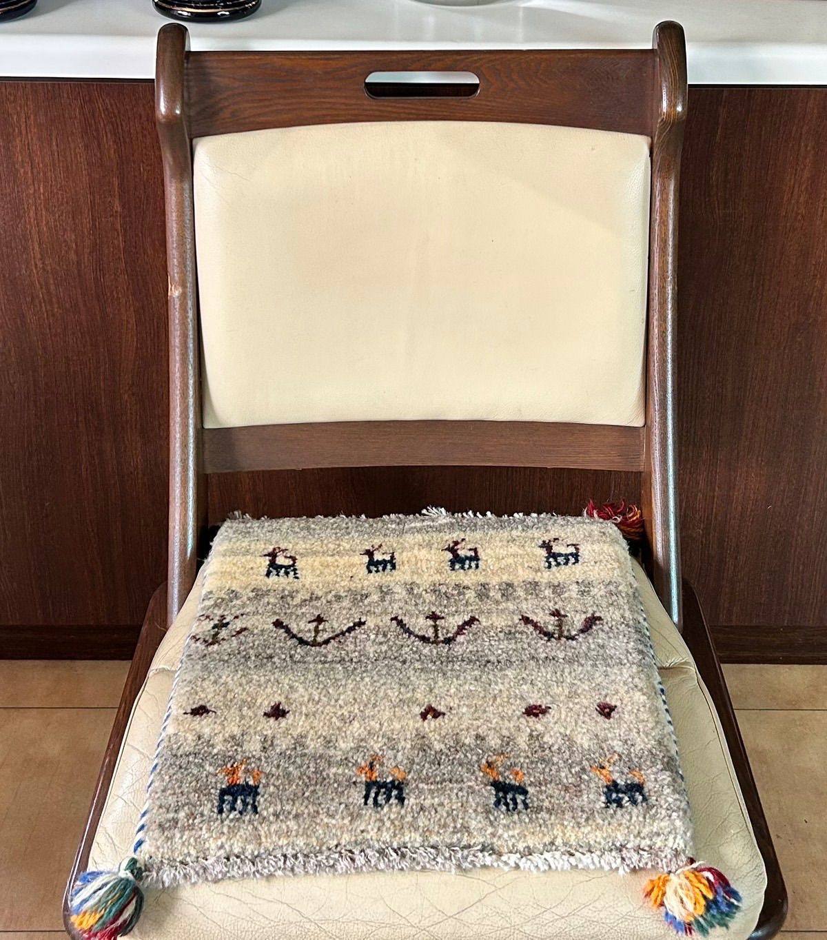 ギャッベ座布団手織り本物イラン産直輸入かわいいサイズ39 cm