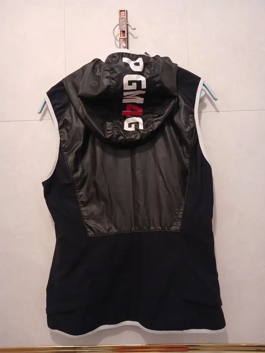 パーリーゲイツ ジップアップアウター フード付き