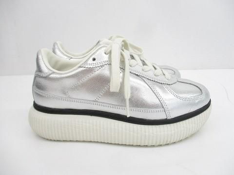 オニツカタイガー